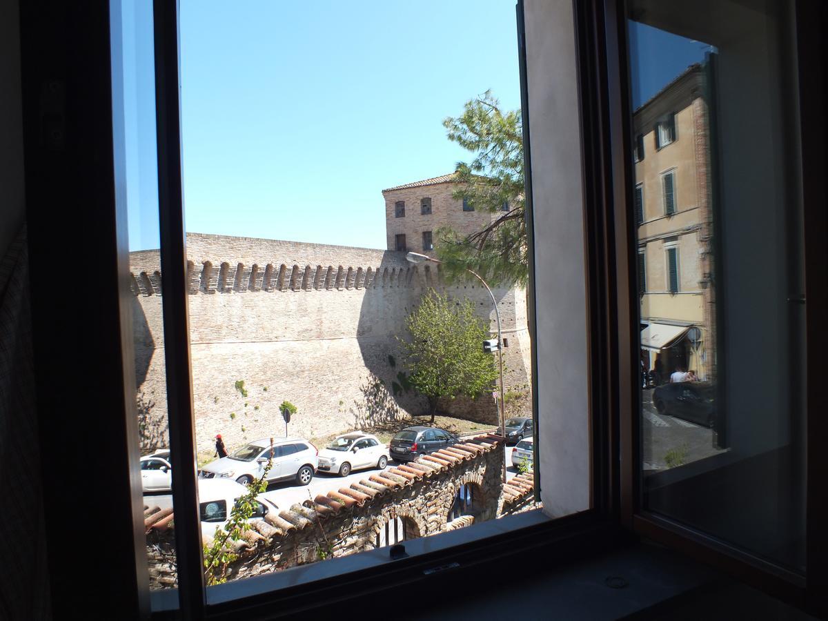 Il Torrione Bed and Breakfast Iesi Exterior foto